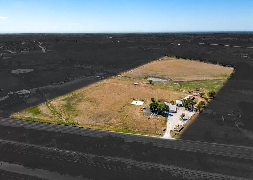 9809 N Highway 171, Godley, TX à vendre - Photo de l’immeuble – Image 1 sur 14
