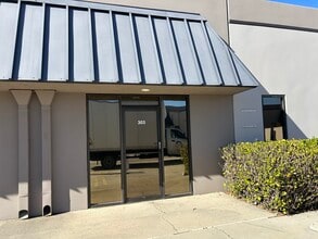 1815 W 205th St, Torrance, CA à louer Hall d’entrée– Image 1 sur 4