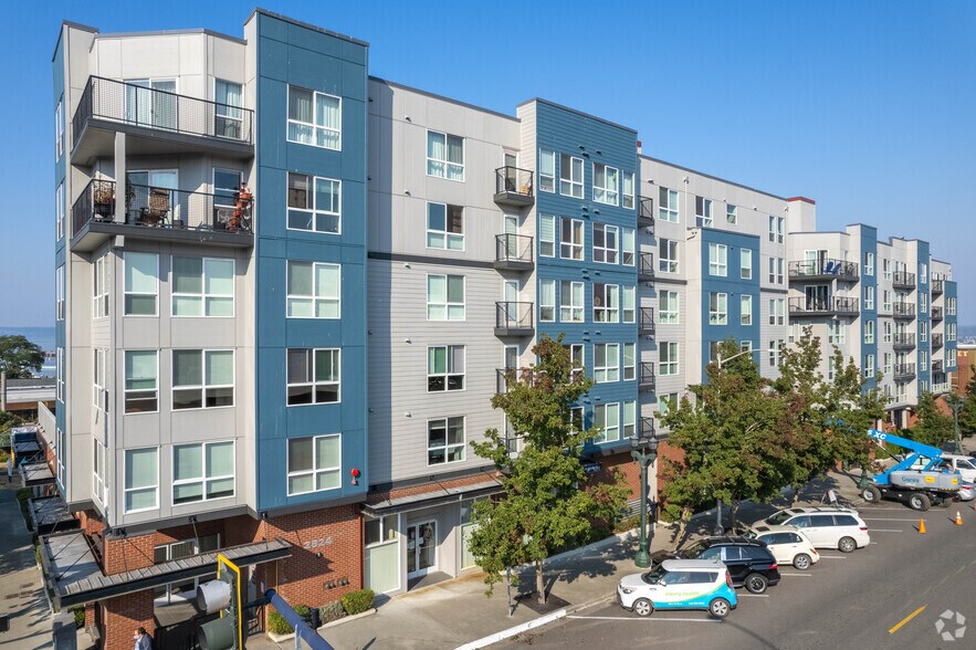 2824 Grand Ave, Everett, WA à louer - Photo de l’immeuble – Image 2 sur 3