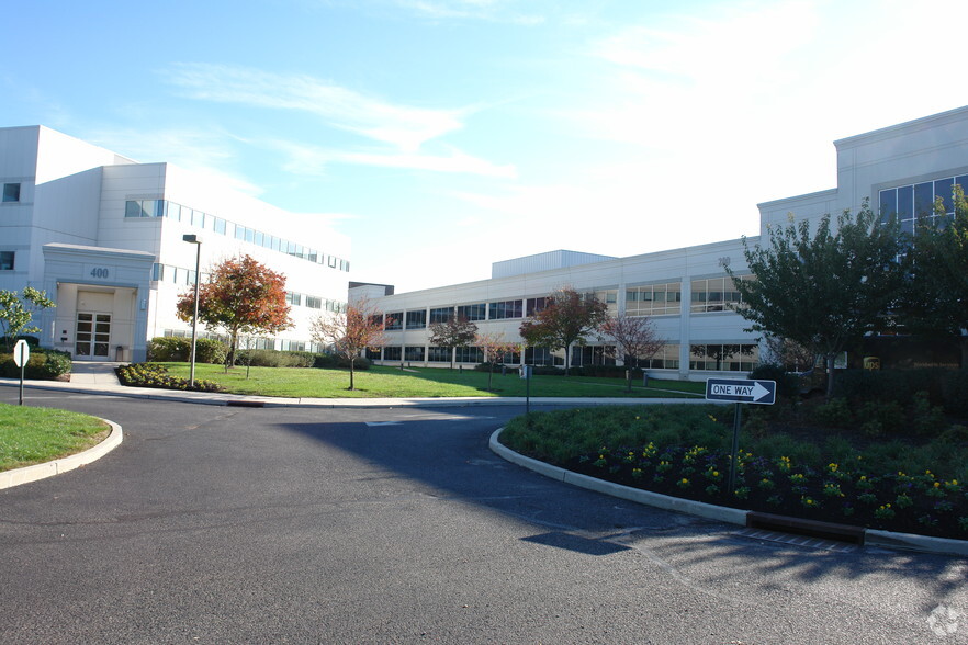 50 Millstone Rd, East Windsor, NJ à louer - Photo de l’immeuble – Image 3 sur 11