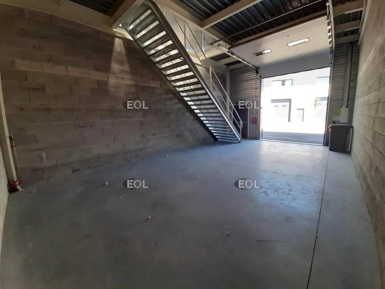 Local d’activités dans Valenton à louer - Photo intérieure – Image 3 sur 7