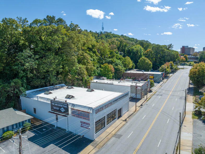 248 Biltmore Ave, Asheville, NC à louer - Photo de l’immeuble – Image 3 sur 8