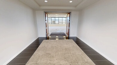 18100 Von Karman Ave, Irvine, CA à louer Numérisation 3D Matterport– Image 1 sur 14