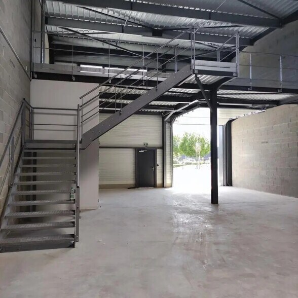 Local d’activités dans Meyreuil à louer - Photo intérieure – Image 3 sur 8