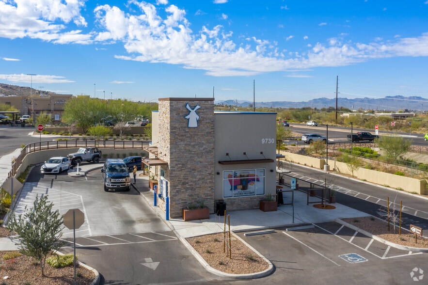 9730 N Oracle Rd, Oro Valley, AZ à vendre - Photo principale – Image 1 sur 2