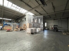 Local d’activités dans Genas à louer Photo intérieure– Image 2 sur 11