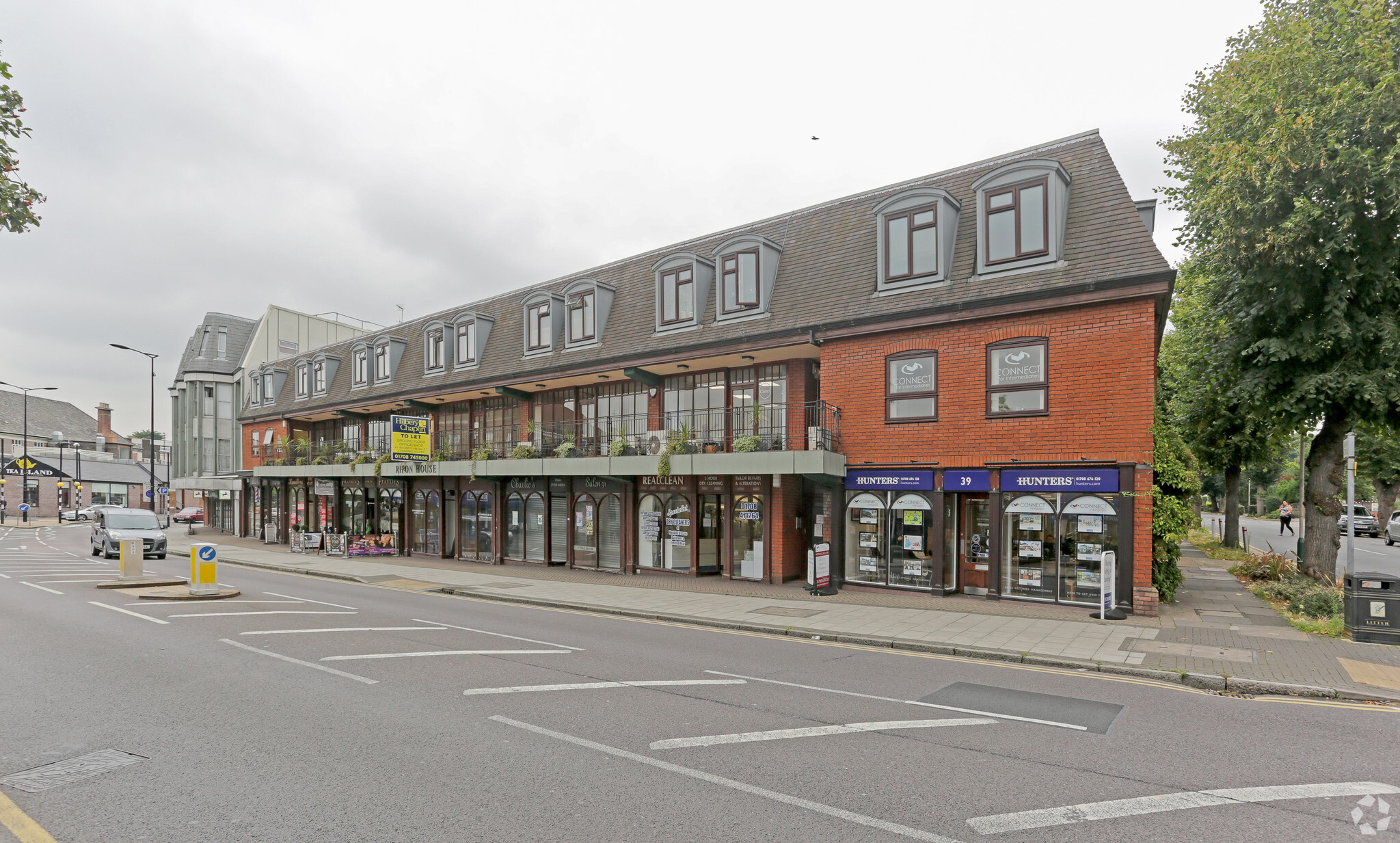 27-39 Station Ln, Hornchurch à louer Photo principale– Image 1 sur 9