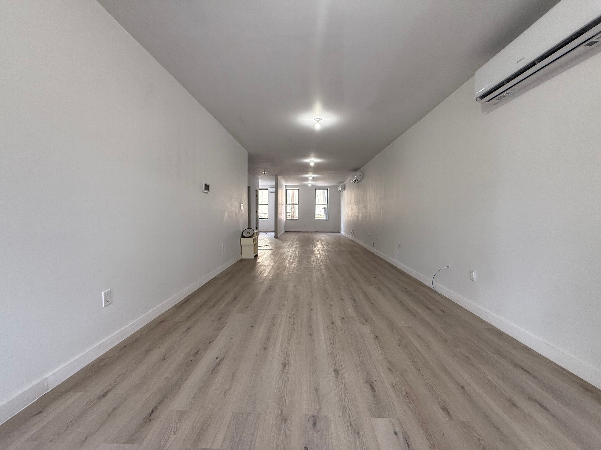 4704 New Utrecht Ave, Brooklyn, NY à louer Photo de l’immeuble– Image 1 sur 11