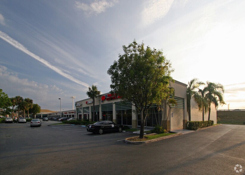 7074-7190 SW 117th Ave, Miami, FL à louer - Photo de l’immeuble – Image 2 sur 17