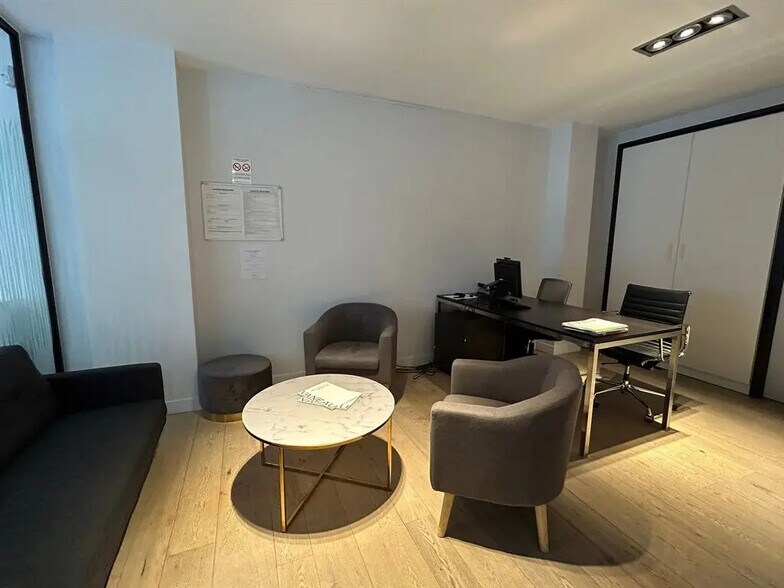 Local commercial dans Paris à louer - Photo de l’immeuble – Image 3 sur 5