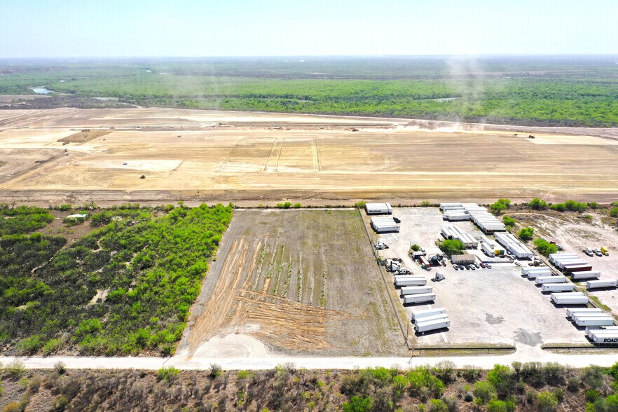 0000 Sulfer Mine Rd, Laredo, TX à vendre - Photo de l’immeuble – Image 2 sur 14