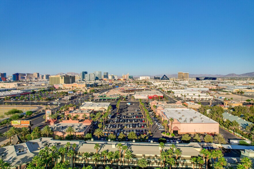 4965-5035 W Tropicana Ave, Las Vegas, NV à louer - Photo de l’immeuble – Image 3 sur 9