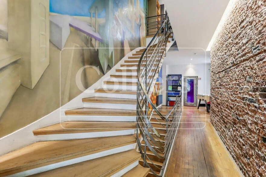 44 Rue Fortuny, Paris à louer - Photo de l’immeuble – Image 2 sur 12