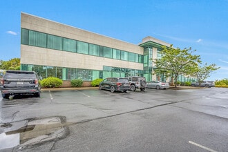 72 Glenmaura National Blvd, Moosic, PA à louer Photo de l’immeuble– Image 2 sur 24