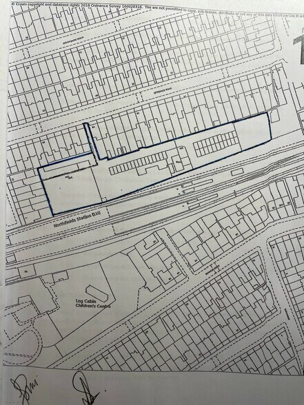 Overdale Gardens portefeuille de 2 biens à vendre sur LoopNet.fr - Photo principale – Image 1 sur 2