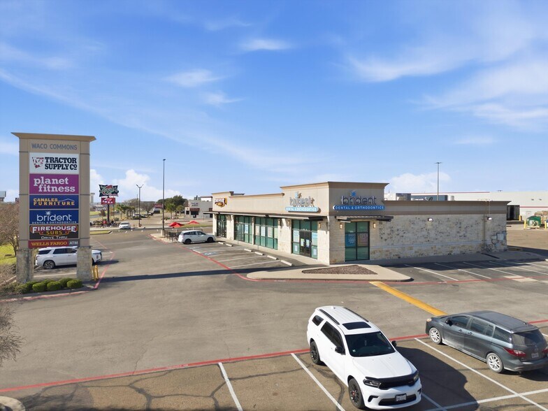 4215 Franklin Ave, Waco, TX à louer - Photo de l’immeuble – Image 2 sur 9