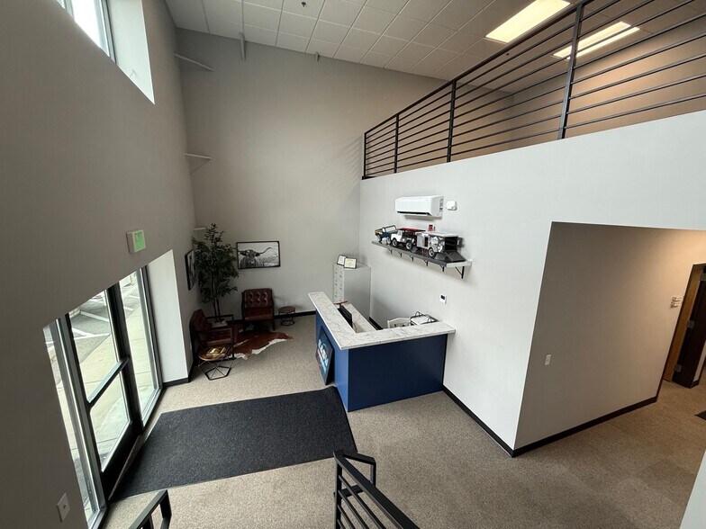 2269 E Commercial Ct, Meridian, ID à louer - Photo de l’immeuble – Image 3 sur 5