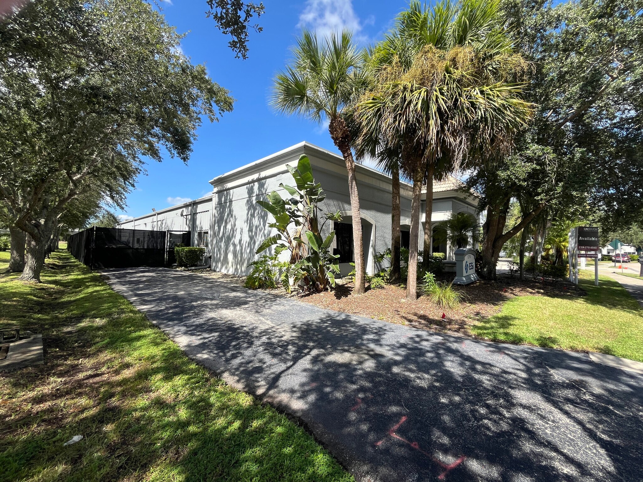12750 Commonwealth Dr, Fort Myers, FL à vendre Photo de l’immeuble– Image 1 sur 6