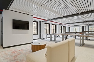 363 Penn Plaza, New York, NY à louer Photo intérieure– Image 1 sur 9