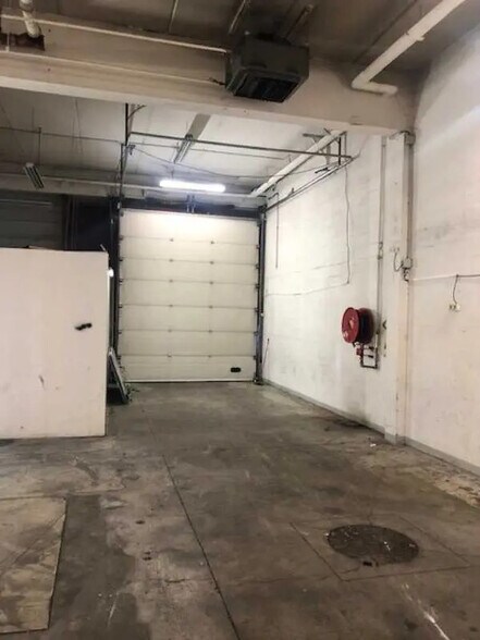 Local d’activités dans Fontenay-sous-Bois à louer - Photo intérieure – Image 2 sur 9