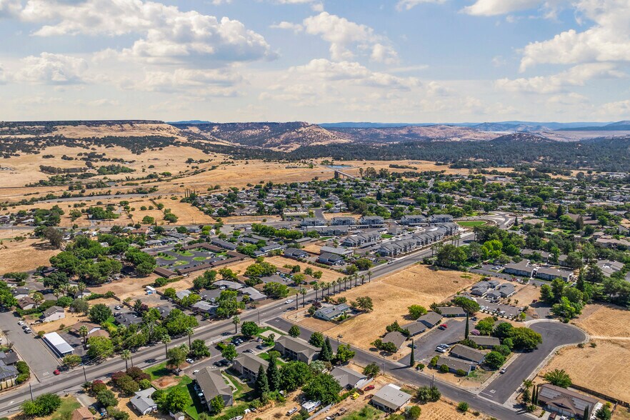 82 Nelson Ave, Oroville, CA à vendre - Photo de l’immeuble – Image 2 sur 27