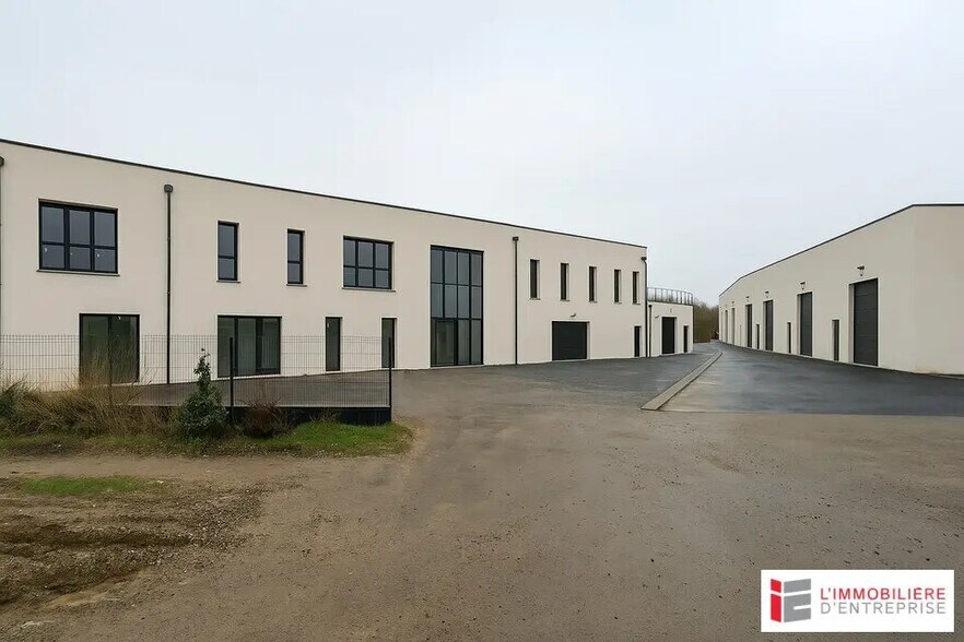 Industriel/Logistique dans Noyal-Châtillon-sur-Seiche à louer - Photo de l’immeuble – Image 1 sur 7
