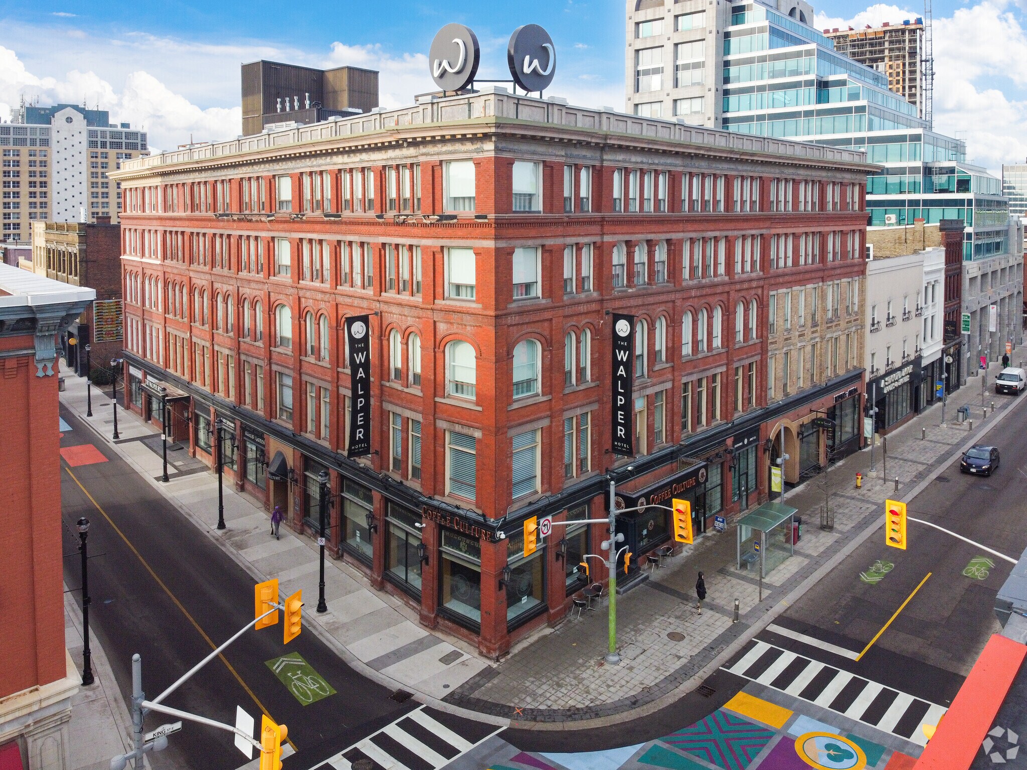 1 King St W, Kitchener, ON à louer Photo principale– Image 1 sur 6