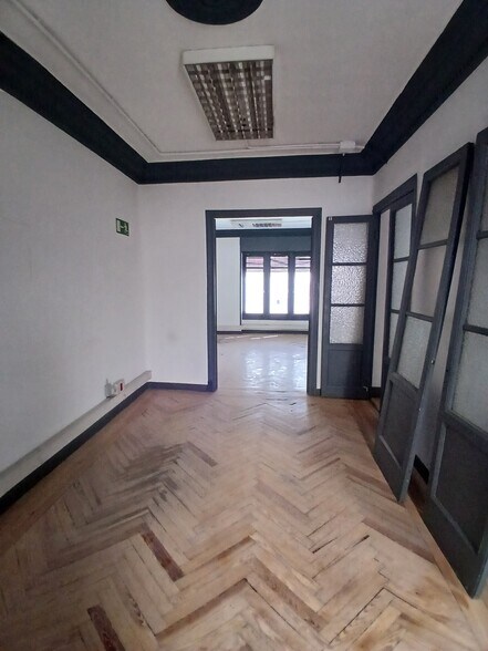 Local commercial dans Madrid, Madrid à louer - Photo de l’immeuble – Image 3 sur 8