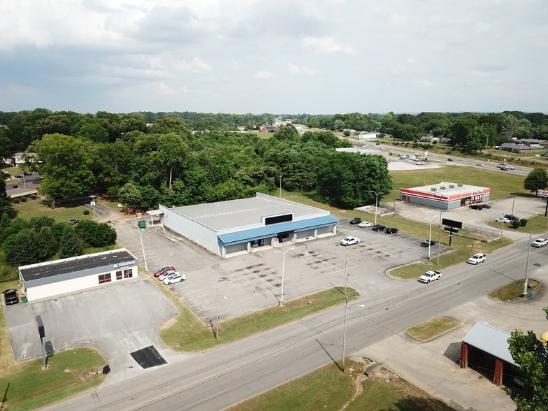 1401 Woodmont Dr, Tuscumbia, AL à louer - Photo principale – Image 1 sur 11