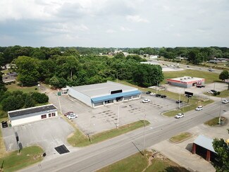 Plus de détails pour 1401 Woodmont Dr, Tuscumbia, AL - Local commercial à louer