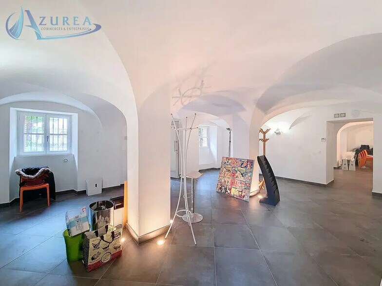 Bureau dans Nice à louer - Photo de l’immeuble – Image 3 sur 9