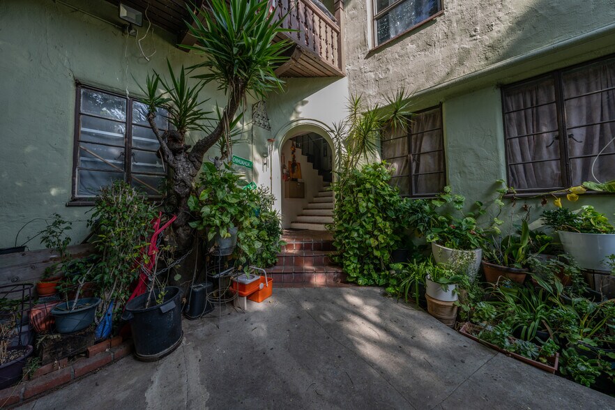 6027-6029 Barton Ave, Los Angeles, CA à vendre - Photo de l’immeuble – Image 2 sur 11