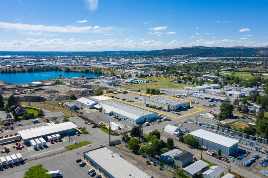 229 N Ella Rd, Spokane, WA à vendre - Photo de l’immeuble – Image 3 sur 9