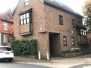 1 Wathen Rd, Dorking à louer Photo de l’immeuble– Image 2 sur 2