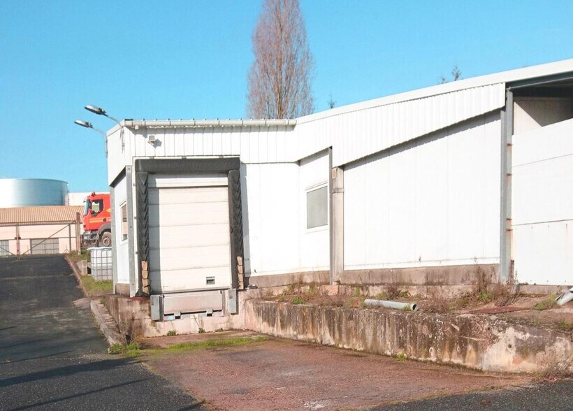 Local d'activités dans Dissay à vendre - Photo de l’immeuble – Image 1 sur 5
