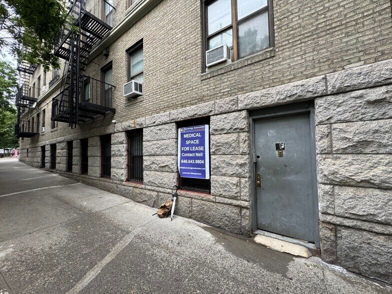 860 Riverside Dr, New York, NY à louer - Photo de l’immeuble – Image 1 sur 10