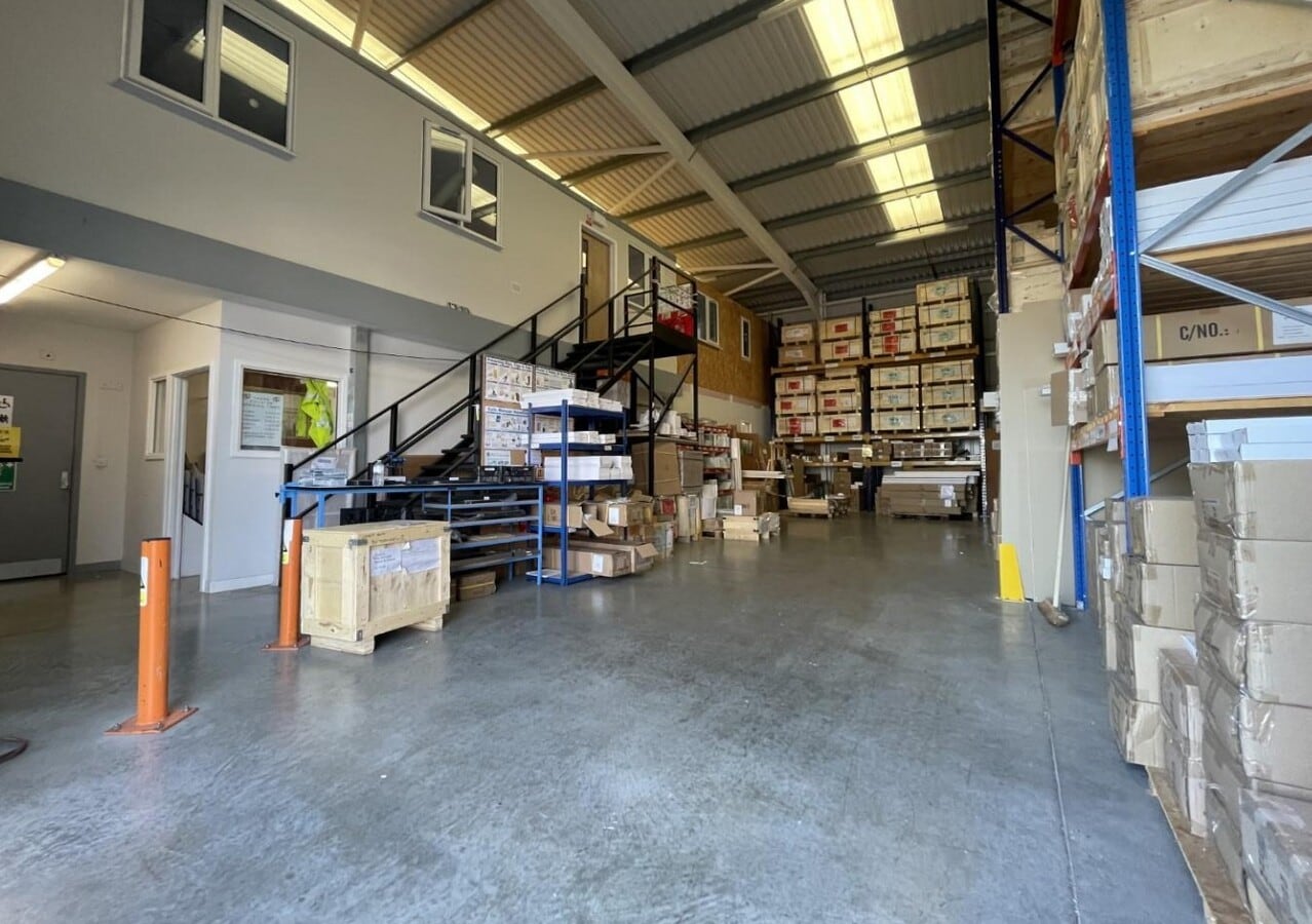 Hall Ave, Ashford, KEN TN24 0YY - Lot 1 -  - Photo intérieure - Image 1 of 2