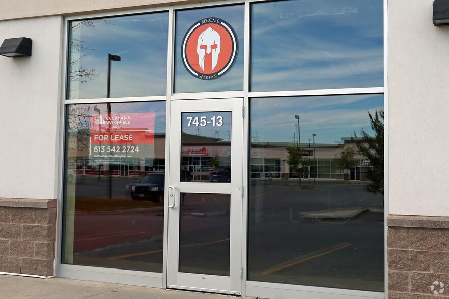 725-745 Gardiners Rd, Kingston, ON à louer - Photo de l’immeuble – Image 3 sur 26