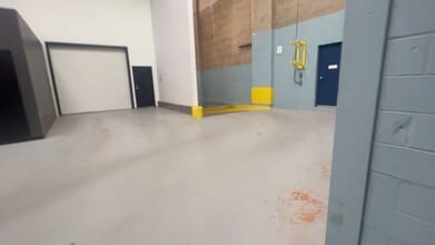 1801 W Berteau Ave, Chicago, IL à louer - Vidéo sur l’annonce professionnelle