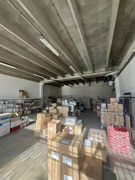 Local d’activités dans Grasse à louer - Photo intérieure – Image 2 sur 8