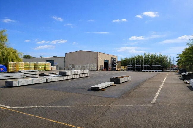 Plus de détails pour Bureau, Local d'activités à louer