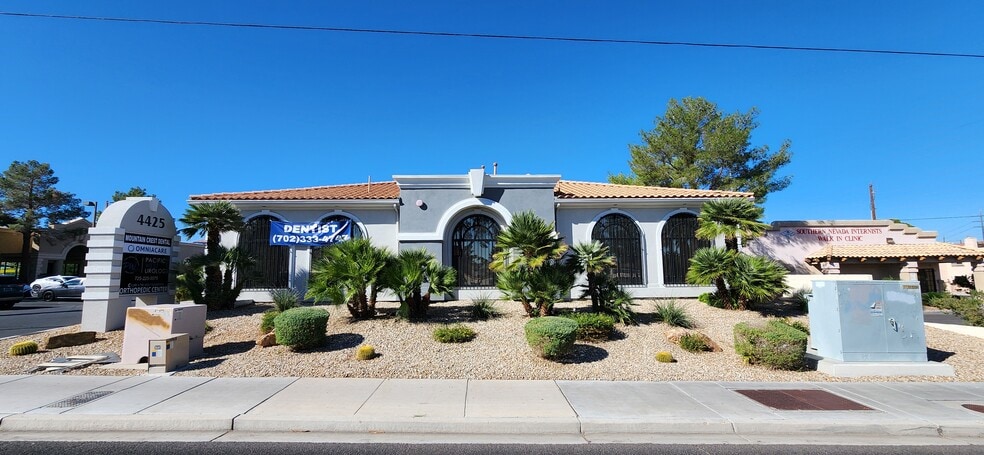 4425 S Pecos Rd, Las Vegas, NV à vendre - Photo de l’immeuble – Image 2 sur 34