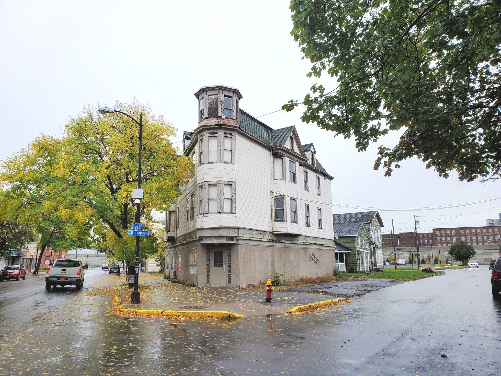 613-625 Varick St, Utica, NY à vendre Photo de l’immeuble– Image 1 sur 2