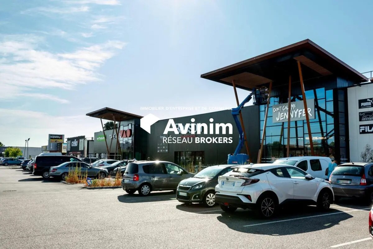 Local commercial dans Mérignac à louer Photo de l’immeuble– Image 1 sur 6