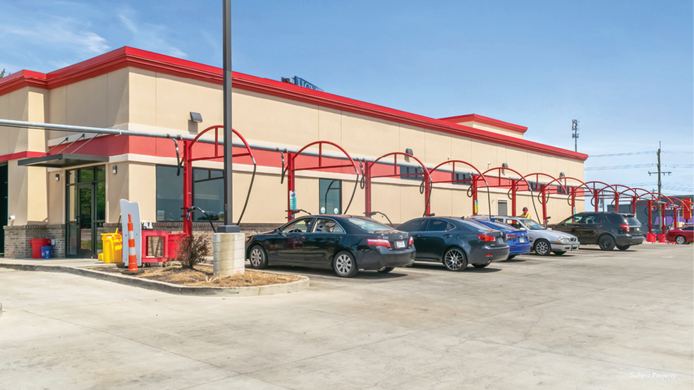 8301 Colerain Ave, Cincinnati, OH à vendre - Photo de l’immeuble – Image 2 sur 3