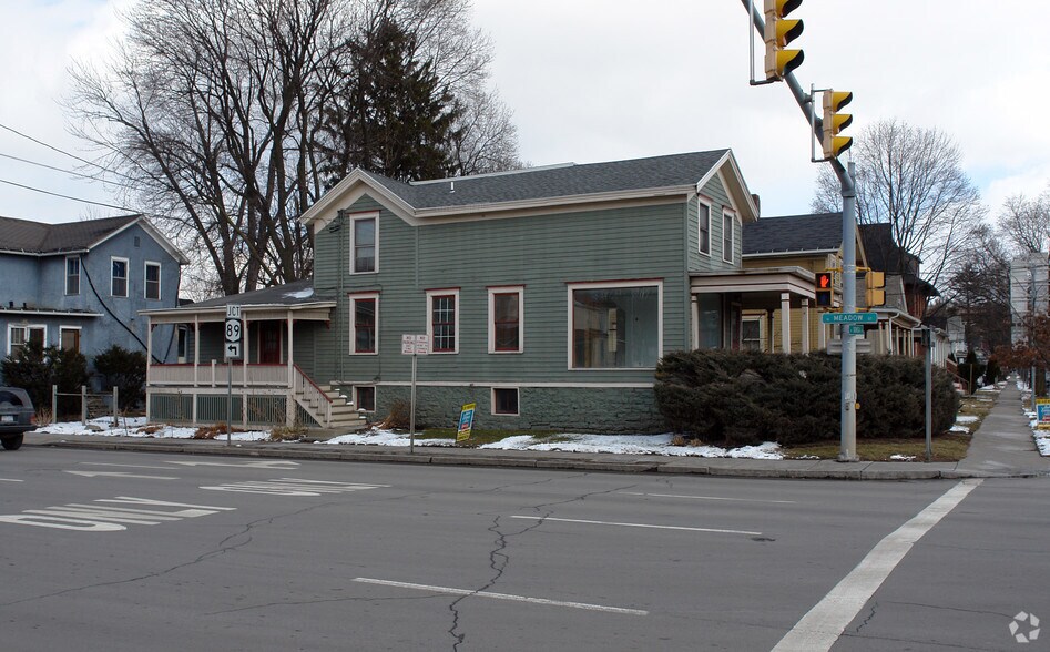 528 S Meadow St, Ithaca, NY à vendre - Photo principale – Image 1 sur 5
