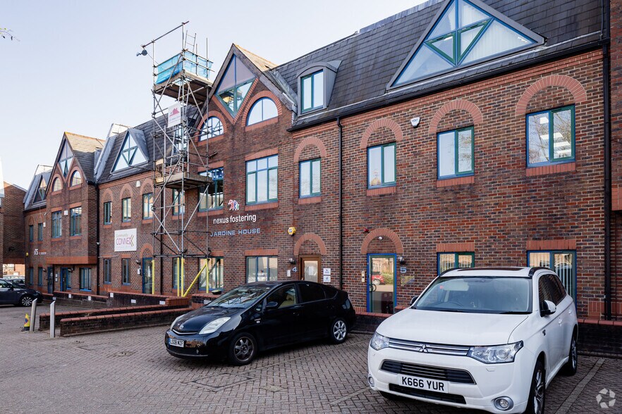 Bessborough Rd, Harrow à louer - Photo de l’immeuble – Image 2 sur 8