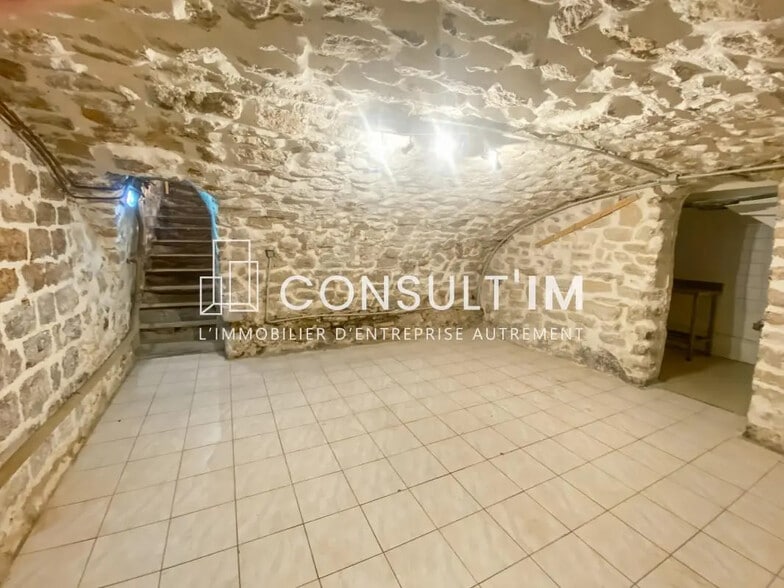 Local commercial dans Paris à louer - Photo de l’immeuble – Image 3 sur 7