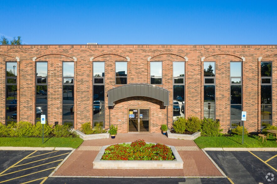 625 N North Ct, Palatine, IL à louer - Photo de l’immeuble – Image 3 sur 35