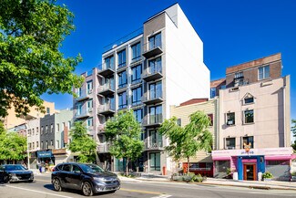 Plus de détails pour 630 Grand St, Brooklyn, NY - Logement à vendre